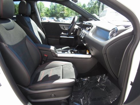 Certified 2025 Mercedes-Benz GLA 250 4MATIC image 19