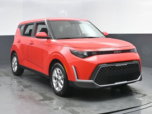 New 2025 Kia Soul LX image 2