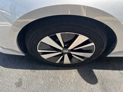 Used 2022 Nissan Altima 2.5 SV image 14
