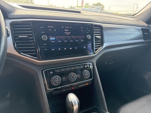 Used 2020 Volkswagen Atlas Cross Sport SEL image 20