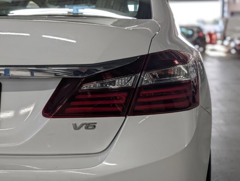 Used 2017 Honda Accord EX-L image 22