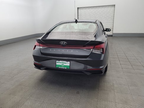 Used 2023 Hyundai Elantra SEL image 7