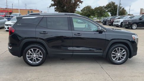 Certified 2024 GMC Terrain SLT image 9