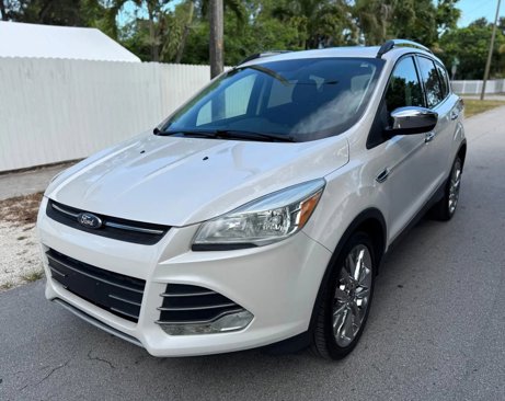 Used 2016 Ford Escape SE w/ SE Chrome Package image 19