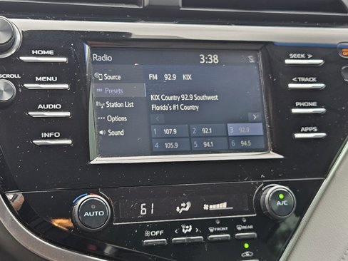 Used 2018 Toyota Camry SE image 23