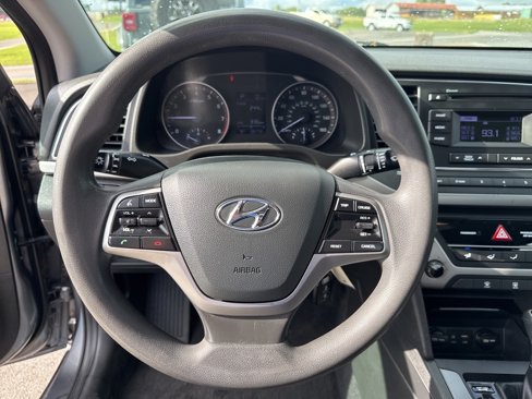 Used 2018 Hyundai Elantra SE image 38