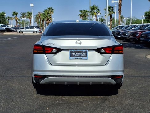 Used 2024 Nissan Altima 2.5 SV image 6