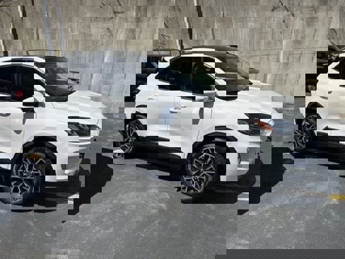 Used 2022 Ford Escape SEL w/ Technology Package image 4
