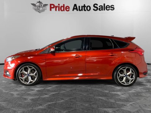 Used 2018 Ford Focus ST image 4