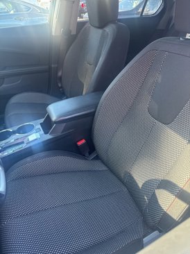 Certified 2017 Chevrolet Equinox LT w/ Convenience Package image 10