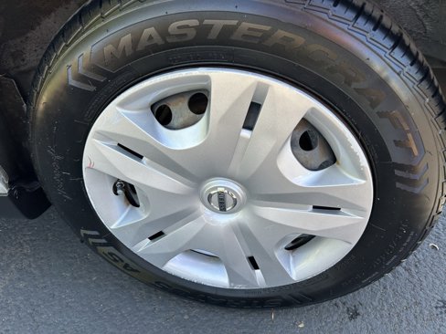 Used 2012 Nissan Versa 1.8 S image 8