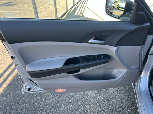 Used 2010 Honda Accord LX image 23