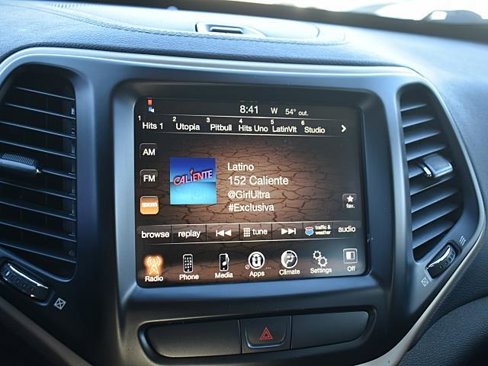 Used 2016 Jeep Cherokee Latitude w/ Comfort & Sound Group image 17