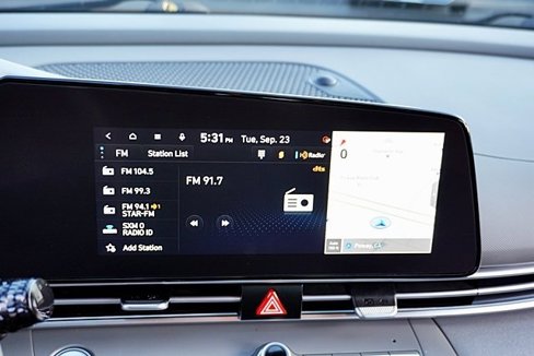 Certified 2024 Hyundai Elantra SEL image 24