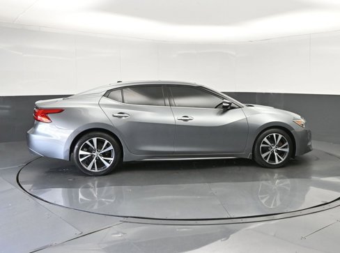 Used 2016 Nissan Maxima Platinum w/ Interior Lighting Package image 8