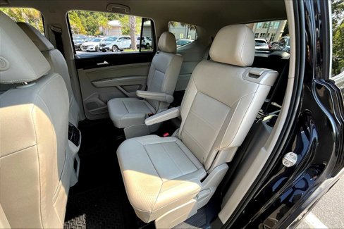 Used 2022 Volkswagen Atlas SE w/ Black Wheel Package image 18