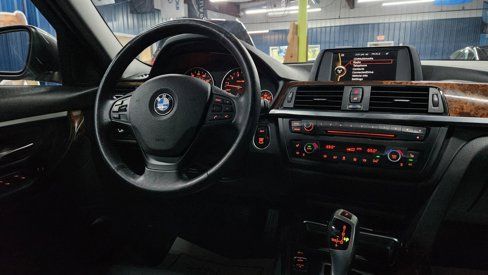 Used 2014 BMW 320i xDrive Sedan image 33
