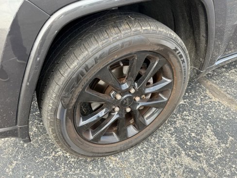 Used 2019 Jeep Grand Cherokee Altitude image 9