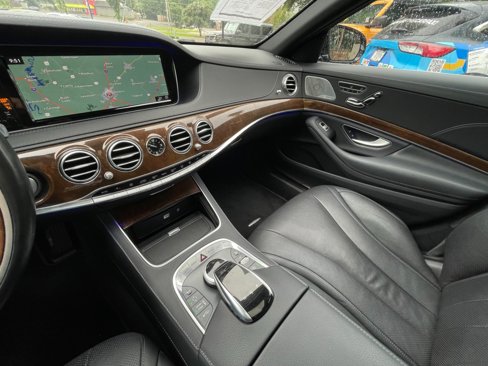 Used 2016 Mercedes-Benz S 550 Sedan image 32