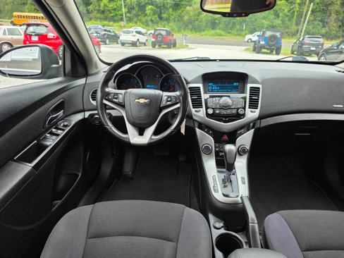 Used 2014 Chevrolet Cruze LT image 12