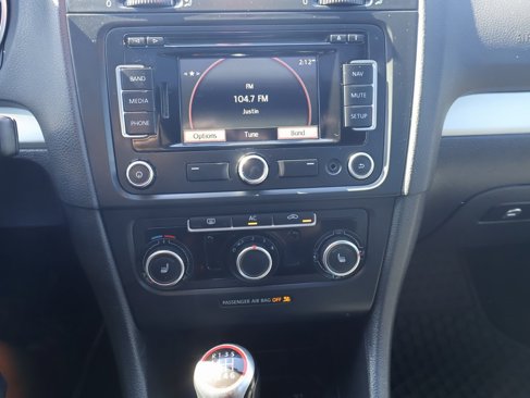 Used 2012 Volkswagen Golf 4-Door image 10
