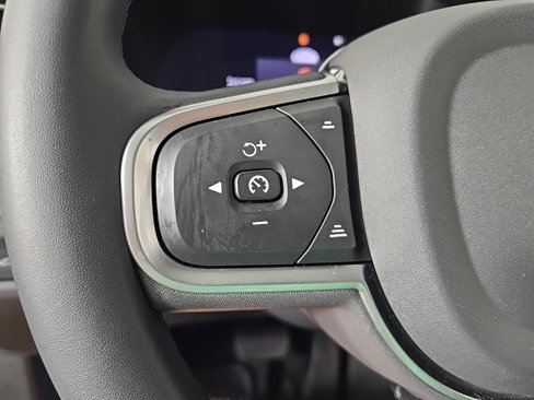 Certified 2025 Volvo S60 B5 Core image 21
