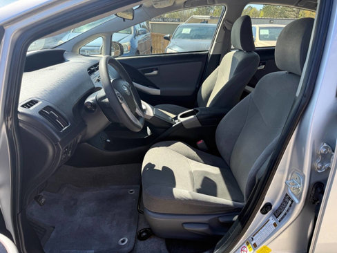 Used 2014 Toyota Prius Five image 10