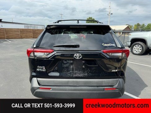Used 2021 Toyota RAV4 XLE Premium image 15