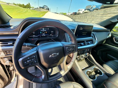 Used 2022 Chevrolet Suburban RST w/ Sport Performance Package image 14
