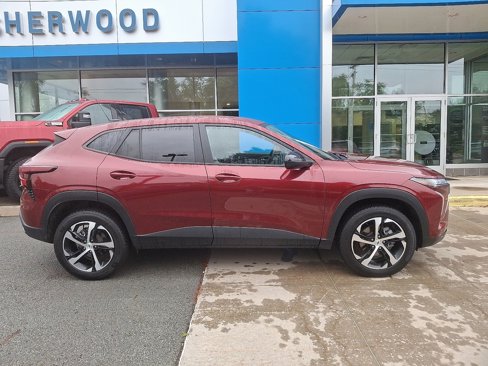 Used 2024 Chevrolet Trax RS w/ Driver Confidence Package image 7