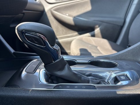 Used 2023 Chevrolet Malibu LT image 28