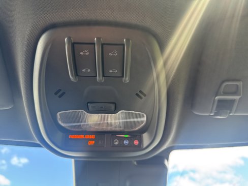 New 2025 Chevrolet Trax RS w/ Sunroof Package image 36
