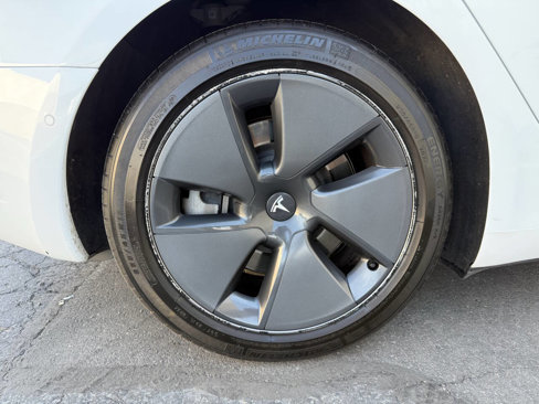 Used 2021 Tesla Model 3 Standard Range Plus image 29