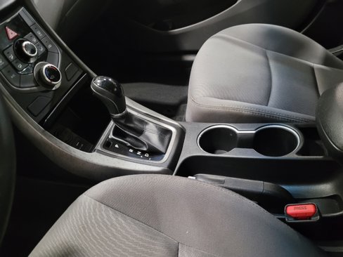 Used 2016 Hyundai Elantra SE image 26