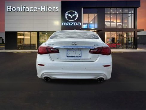 Used 2016 INFINITI Q70 L 3.7 w/ Technology Package image 3