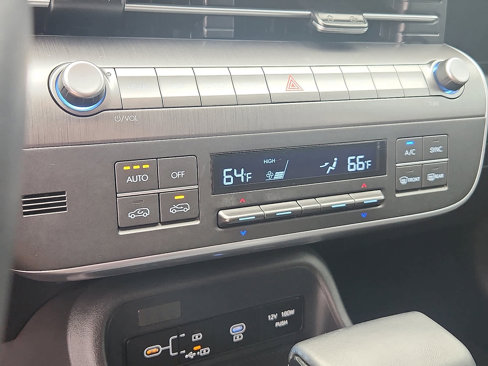 Used 2024 Hyundai Kona SEL image 17