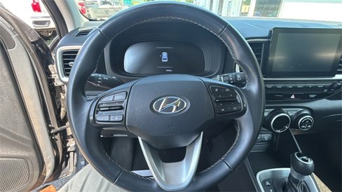 Used 2024 Hyundai Venue SEL image 14