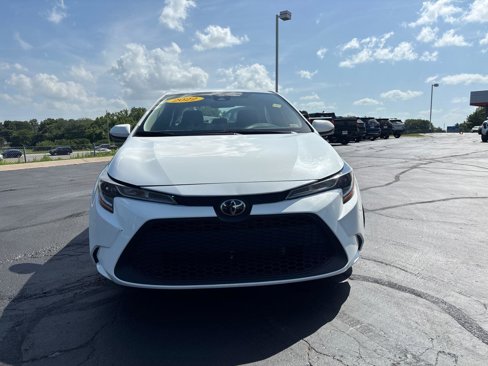 Used 2022 Toyota Corolla LE image 3