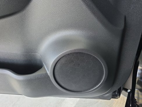 Used 2018 Nissan Rogue Sport SV image 23