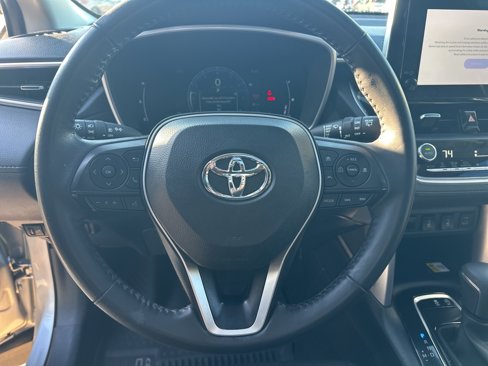 Used 2023 Toyota Corolla Cross XLE image 8