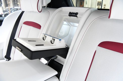 Used 2024 Rolls-Royce Cullinan Black Badge image 16