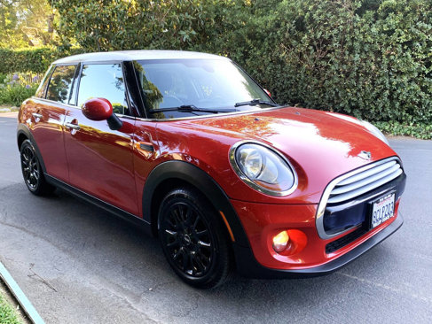 Used 2015 MINI Cooper 4-Door Hardtop image 10