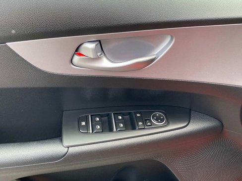 Used 2024 Kia Forte LXS image 16