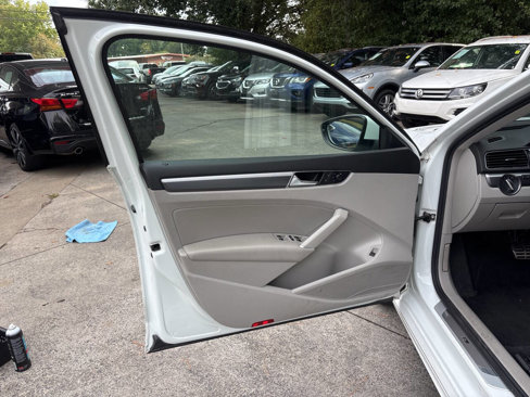 Used 2018 Volkswagen Passat 2.0T R-Line image 7