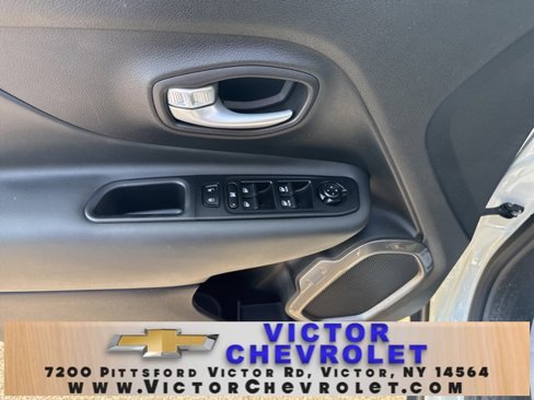 Used 2023 Jeep Renegade Latitude image 11