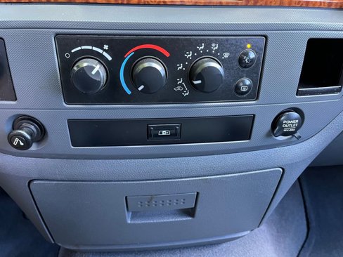 Used 2006 Dodge Ram 1500 Truck SLT image 33