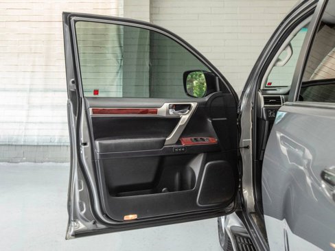 Used 2013 Lexus GX 460 image 25