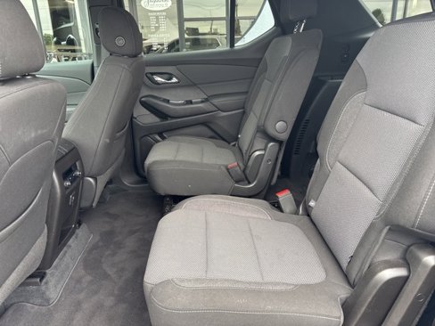 Used 2022 Chevrolet Traverse LT image 13
