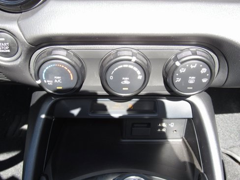 Used 2020 MAZDA MX-5 Miata Sport image 22