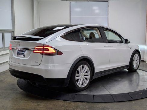 Used 2016 Tesla Model X 75D image 8